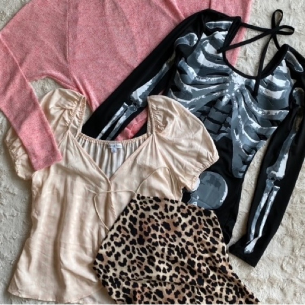 Top & Bodysuit Bundle 4 Items - image 1